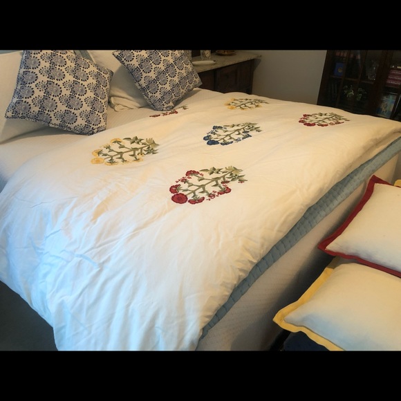 Pottery Barn queen size custom embroidered cotton duvet and 3 accessory pillows - Picture 2 of 3